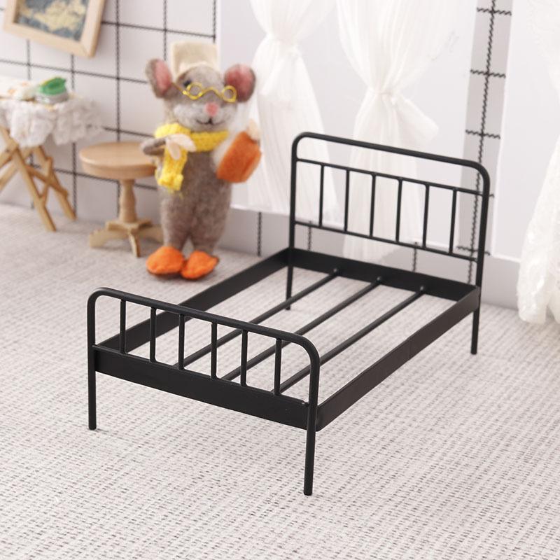 1 個 1:12 ドールハウスミニチュア鉄人形ベッドモデルミ - Bedroom Furniture のレビューと価格